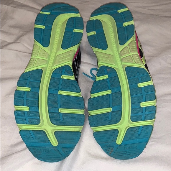 ASICS 33 - Picture 2 of 5